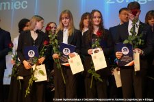 20250425-Zakonczenie_klas_maturalnych-235